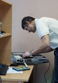<p>Обслуживание ПК и серверов</p>
